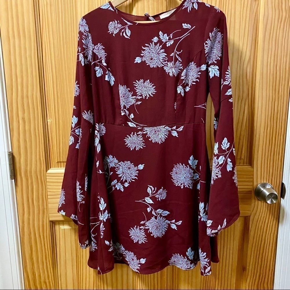 Forever 21 LS Burgundy flowered bell sleeve dress